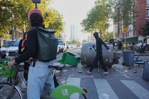 Protesters in France bid to 'Block Everything', scores arrested