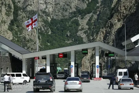 Ларс открыт для всех видов транспорта