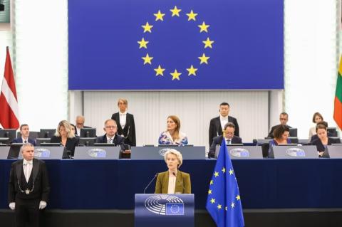 Европа должна быть в состоянии самостоятельно обеспечивать свою безопасность и оборону - Урсула фон дер Ляйен