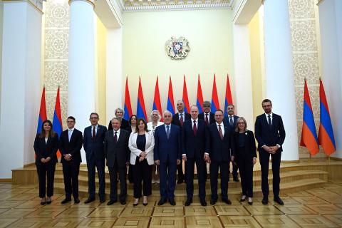 亚美尼亚总统接见了北约成员国驻北约大使代表团