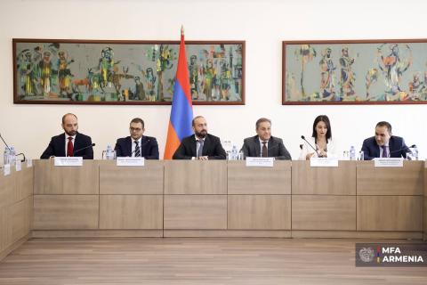 亚美尼亚外长会晤北约成员国常驻使节