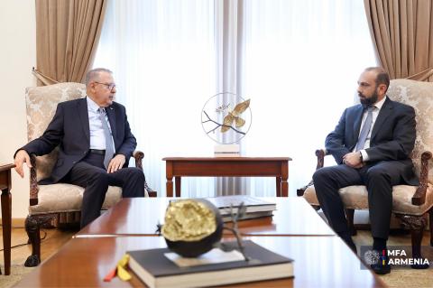 亚美尼亚外长接见了土耳其-亚美尼亚关系正常化进程特别代表塞尔达尔·基利什