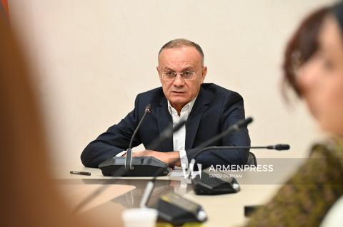 Seyran Ohanyan cree que se debe negociar si una nueva fuerza llega al poder