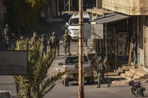 Израильские силы вторглись в сирийские деревни и арестовали четыре человека