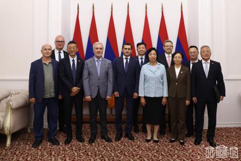 Le vice-président et la délégation chinoise discutent des défis régionaux