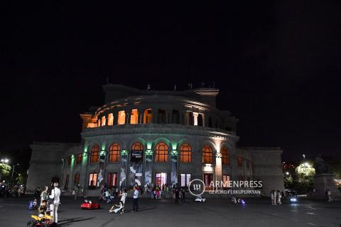 В День независимости здание Национального академического театра оперы и балета будет украшено новым современным освещением