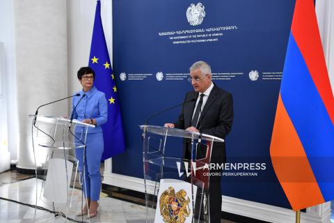 Grigoryan y Kos destacaron la importancia del apoyo de la Unión Europea al desarrollo sostenible del Cáucaso Sur