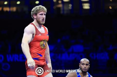 2025 World Championships: Armenian wrestling star to face Azerbaijani opponent in quarter-finals after first win