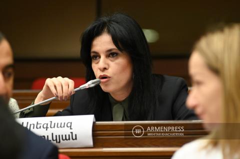 Aregnaz Manukyan renunció a su mandato parlamentario