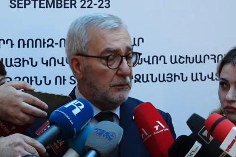 სომხეთის რესპუბლიკის ეროვნული ასამბლეის დელეგაციის ხელმძღვანელ ანდრანიკ ქოჩარიანის პრესკონფერენცია