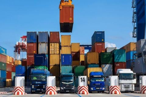 Armenia’s exports drop 52.8% in H1 2025, but Armenian-made products see 10.3% growth