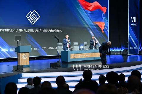 Le Premier ministre Pashinyan réélu président du conseil d'administration du parti du Contrat civil