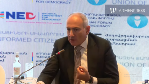 Paşinyan, yeni Anayasa’nın kabulünü demokrasinin gelişim yolundaki en önemli reform olarak nitelendiriyor