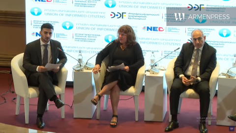 Başbakan, Ermeni Demokrasi Forumu kapsamında düzenlenen panel tartışmasına katılıyor