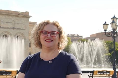 Nueva embajadora de Reino Unido en Armenia saludó al público en armenio