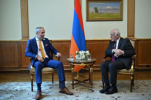 Президент Армении принял посла Чехии