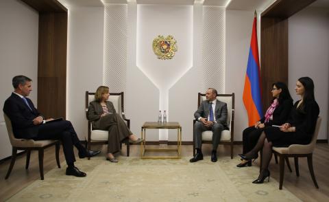 სომხეთის რესპუბლიკის უშიშროების საბჭოს მდივანმა და ამერიკის შეერთებული შტატების ელჩმა რიგი საკითხები განიხილეს