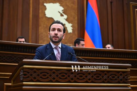 Armenian parliament majority drafts declaration endorsing peace deal, calls to avoid aggravating narratives