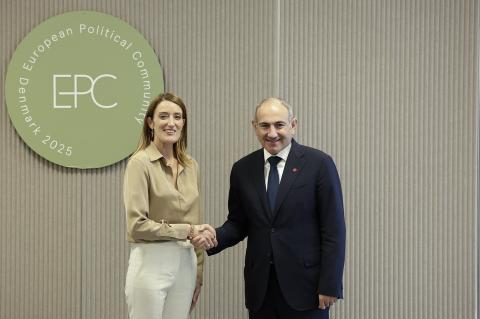 Rencontre entre le Premier ministre Pashinyan et la présidente du Parlement européen Roberta Metsola