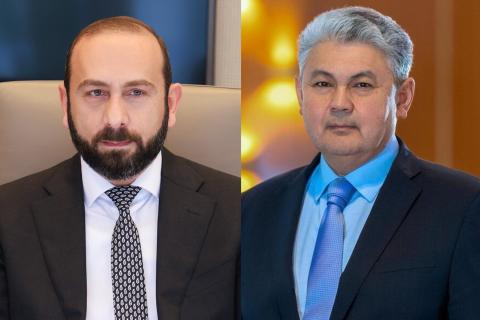 Le ministre arménien des Affaires étrangères s'entretient par téléphone avec son nouvel homologue Kazakh