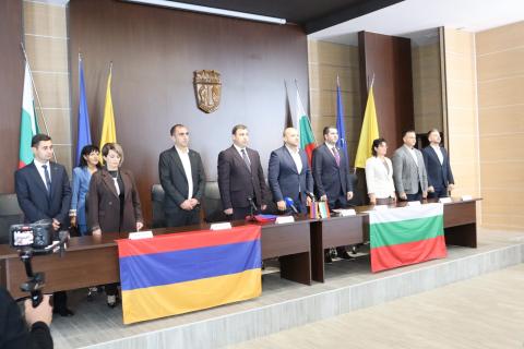 Община Ани и болгарский Нови-Пазар стали побратимами