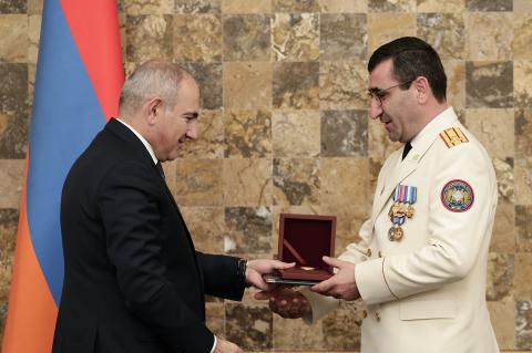 Le Premier ministre assiste à une séance solennelle consacrée à la Journée des employés du Comité d'enquête