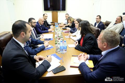 Le vice-ministre de l’Intérieur de la République d’Arménie et les représentants de l’ambassade de France ont discuté des questions liées à l’utilisation du potentiel des volontaires