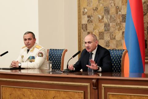 PM Pashinyan visits Investigative Committee to congratulate on professional holiday