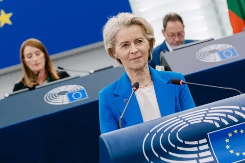 Европарламент отклонил резолюции о недоверии Урсуле фон дер Ляйен