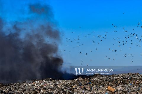 Incendio en el vertedero de Nubarashen