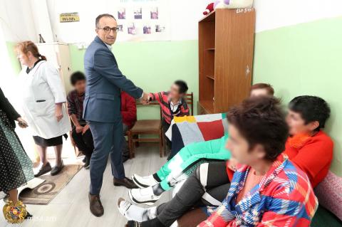 Արսեն Թորոսյանն այցելել է Վարդենիսի շուրջօրյա մասնագիտացված խնամքի կենտրոն