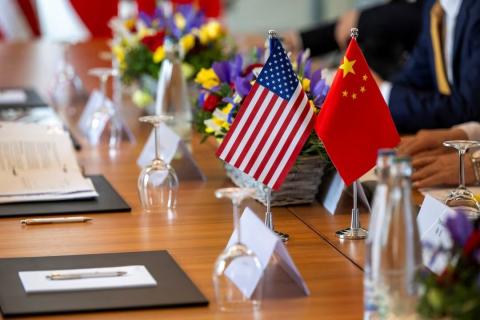 В МИД Китая призвали США к диалогу по спорным торговым вопросам
