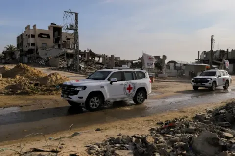 Handover of Israeli hostages begins in Gaza