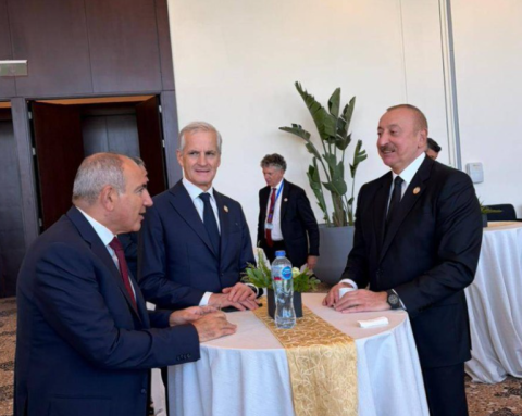 باشينيان وعلييف أجريا محادثة قصيرة في شرم الشيخ-فيديو-