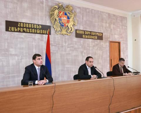 Ministro de Administración Territorial e Infraestructura de Armenia presentó al nuevo gobernador de Vayots Dzor