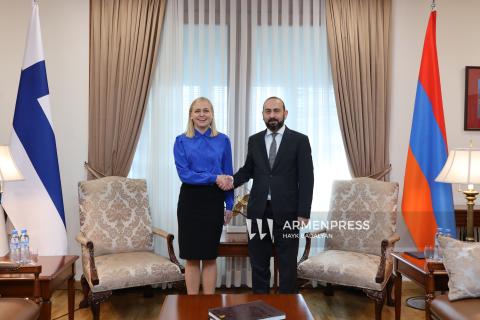 محادثة خاصة واجتماع موسّع بين وزير خارجية أرمينيا ورئيسة منظمة الأمن والتعاون في أوروبا في يريفان-صور-