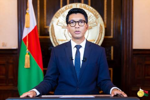 Президент Мадагаскара бежал из страны после совершенных на него покушений