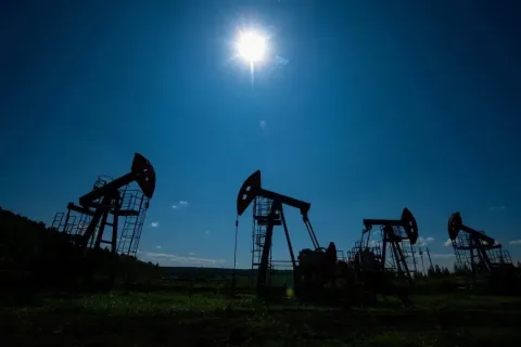 Пекин заявляет, что позиция США по российской нефти вредит мировой торговле