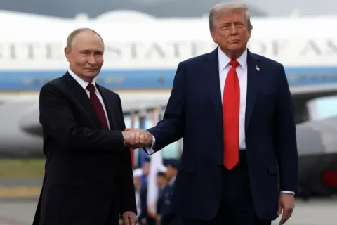 Trump, Putin hold phone call