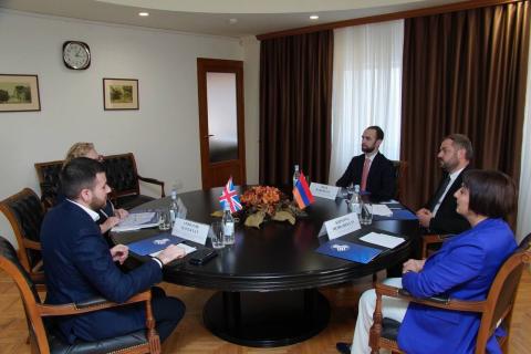 Economy Minister Papoyan, UK Ambassador discuss development of Armenian-British economic ties