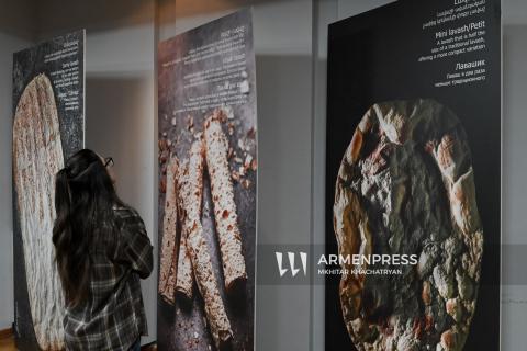 В Ереване открылась выставка “Портреты лаваша. Армянский хлеб в фотозарисовках”