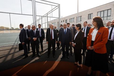 Le Premier ministre se familiarise avec les programmes mis en œuvre et en cours dans les régions d'Aragatsotn et de Сhirak