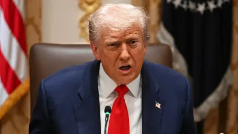 Мы не можем отдать все наше оружие Украине: Трамп