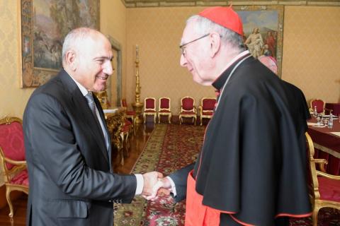 亚美尼亚总理会见了梵蒂冈国务卿彼得罗·帕罗林枢机主教