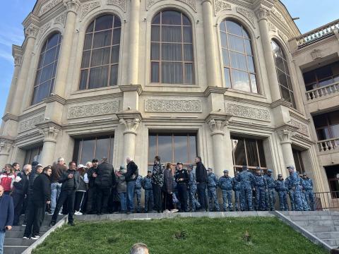 کمیته مبارزه با فساد جمهوری ارمنستان در شهرداری گیومری اقدامات تحقیقاتی انجام می‌دهد