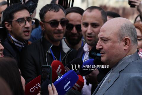 გიუმრის მერი ვარდან ღუკასიანი და კიდევ 7 პირი დააკავეს