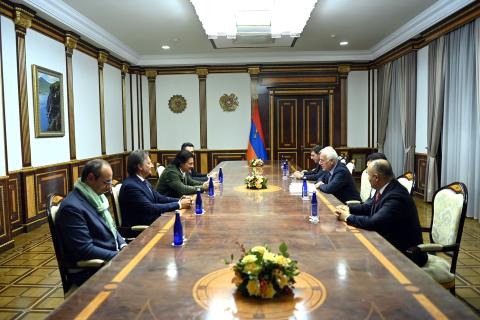 სომხეთის რესპუბლიკის პრეზიდენტმა ცნობილი იტალიელი ტენორი ვიტტორიო გრიგოლო მიიღო