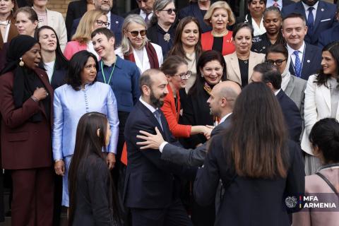亚美尼亚外长访问法国