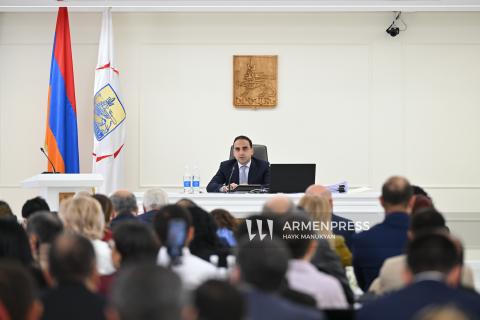 نشست شورای شهر ایروان