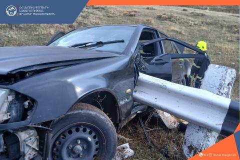 Ապարան-Սպիտակ ավտոճանապարհին  «Mercedes-Benz» մակնիշի ավտոմեքենան բախվել է ճամփեզրի երկաթե արգելապատնեշին. կա տուժած